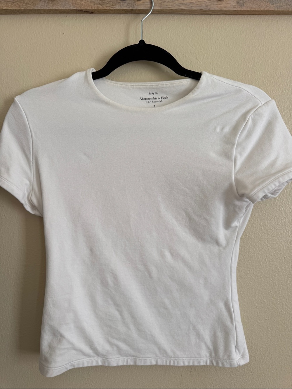 Abercrombie & Fitch Women's White Short Sleeve Baby Tee